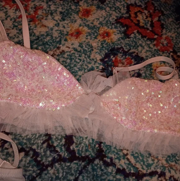 Vintage Y2K Victoria Secret Bling Bra Panties Lingerie Ruffles L Santa VS